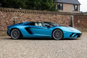 Image 32/50 of Lamborghini Aventador S (2018)