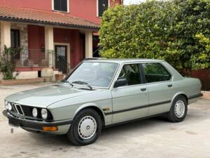Bild 16/41 von BMW 520i (1982)