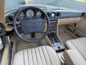 Image 15/36 de Mercedes-Benz 560 SL (1988)