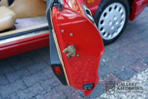 Immagine 39/50 di Alfa Romeo 2.0 Spider (1991)