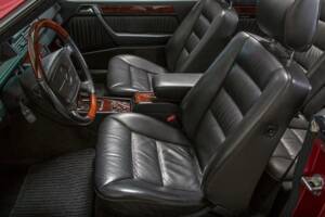 Bild 22/31 von Mercedes-Benz E 320 (1993)