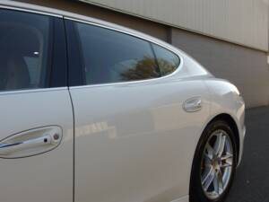 Bild 32/99 von Porsche Panamera Turbo (2009)