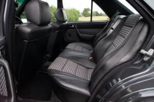 Bild 23/27 von Mercedes-Benz 190 E 2.3-16 (1985)