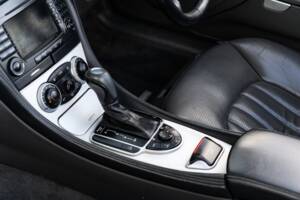 Image 45/45 of Mercedes-Benz SL 55 AMG (2004)