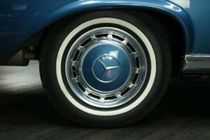 Image 49/50 of Mercedes-Benz 280 SE 3,5 (1971)