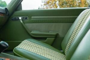 Image 33/50 de Mercedes-Benz 500 SLC (1984)