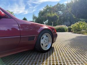 Image 32/34 de Mercedes-Benz 500 SL (1993)