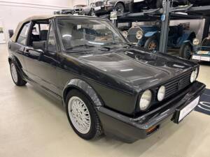 Bild 21/35 von Volkswagen Golf I Cabrio 1.8 (1990)