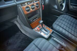 Bild 16/29 von Mercedes-Benz 190 E 2.0 (1992)