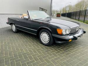 Image 3/30 of Mercedes-Benz 560 SL (1988)