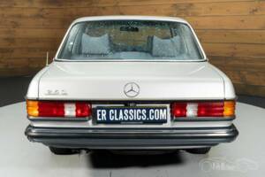 Image 14/19 of Mercedes-Benz 250 (1978)