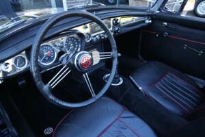 Image 20/50 de MG MGB (1966)