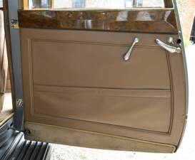 Image 43/50 of Alvis 4.3 Liter Saloon (1940)