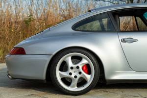 Imagen 43/48 de Porsche 911 Carrera 4S (1996)