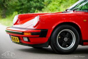 Image 34/63 of Porsche 911 Carrera 3.2 (1986)