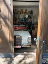 Image 12/77 of Mercedes-Benz 250 SE (1966)