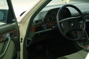 Bild 42/50 von Mercedes-Benz 280 SE (1984)