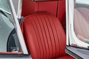 Bild 77/99 von Jaguar E-Type 4.2 (1966)