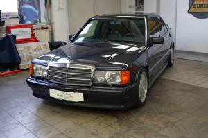Image 5/38 of Mercedes-Benz 190 E 2.5-16 (1992)