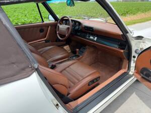 Image 36/62 of Porsche 911 Carrera 2 (1990)