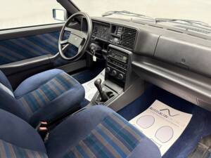 Image 13/30 of Lancia Delta 1.5 LX (1991)