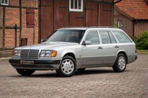 Imagen 1/72 de Mercedes-Benz 250 TD (1991)