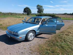 Immagine 4/21 di Jaguar XJ 6 4.0 Sovereign (1996)