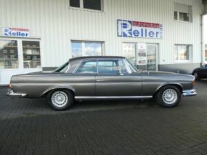 Bild 7/20 von Mercedes-Benz 280 SE 3,5 (1970)