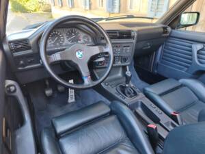 Afbeelding 13/26 van BMW 325i (1989)