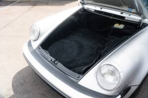 Image 24/68 of Porsche 911 Speedster 3.2 (1989)