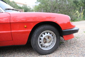 Image 80/87 of Alfa Romeo Spider Veloce (1984)