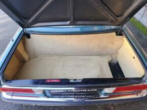 Image 17/26 of Mercedes-Benz 500 SL (1981)