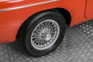 Bild 35/50 von MG MGB GT (1975)