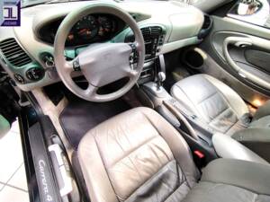 Bild 17/93 von Porsche 911 Carrera 4 (1998)