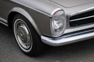 Image 28/37 of Mercedes-Benz 280 SL (1970)