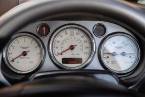 Image 25/30 of Aston Martin V12 Vanquish (2002)