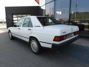 Bild 4/15 von Mercedes-Benz 190 E (1988)