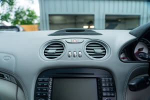 Image 29/60 of Mercedes-Benz SL 65 AMG (2004)