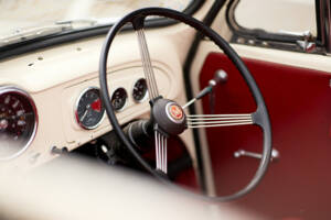 Image 11/22 of Morris Minor 1000 (1958)