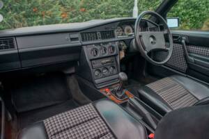 Bild 25/27 von Mercedes-Benz 190 E 2.3-16 (1985)