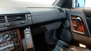 Image 21/38 of Mercedes-Benz 300 SL (1990)