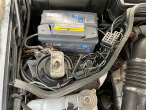 Image 101/148 of Mercedes-Benz 320 TE (1993)