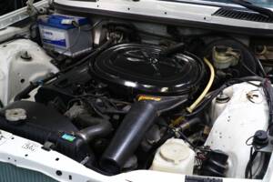 Bild 38/38 von Mercedes-Benz 230 CE (1984)