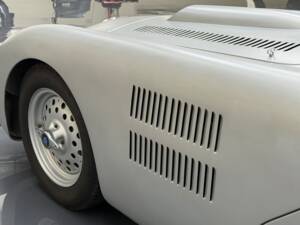 Image 24/24 of Veritas RS (1948)