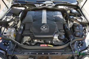 Image 15/50 of Mercedes-Benz E 500 T (2004)