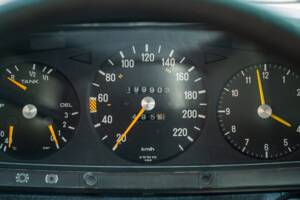 Image 25/53 de Mercedes-Benz 200 T (1982)