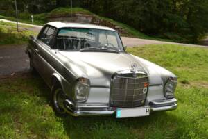 Image 1/18 of Mercedes-Benz 250 SE (1967)