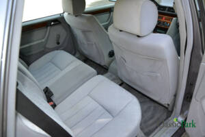 Afbeelding 25/44 van Mercedes-Benz E 280 T (1994)
