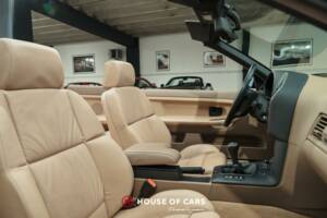 Immagine 18/24 di BMW 320i (1995)