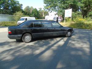 Bild 14/31 von Mercedes-Benz 260 E Lang (1991)